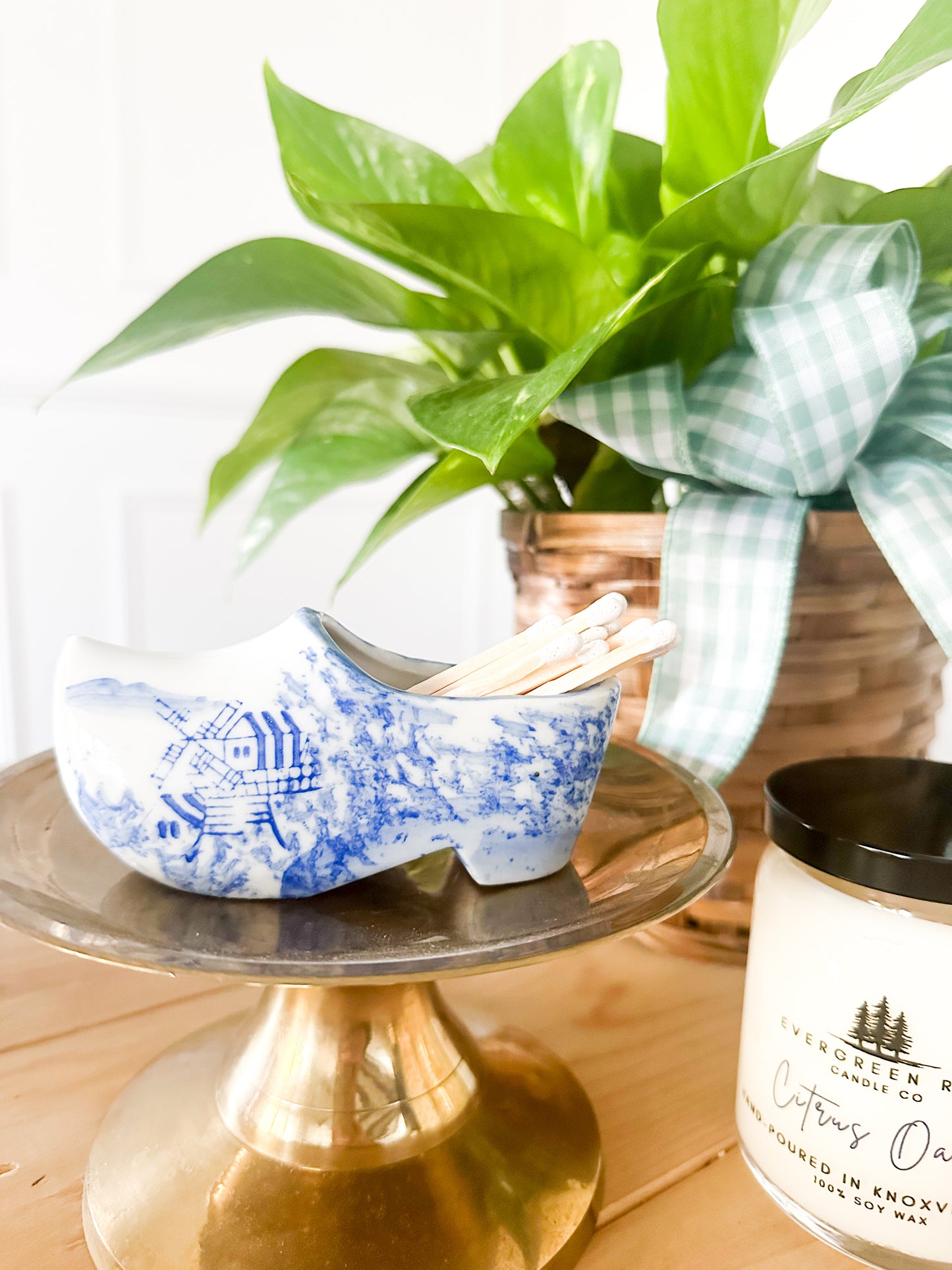 Large Dutch Shoe Match Holder
